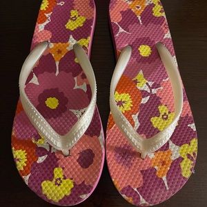 old navy flip flops